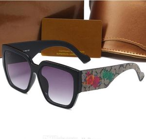 Designer Sunglasses Men Women Eyeglasses Outdoor Shades Flowers PC Frame Fashion Classic Lady Sun glasses Mirrors for Womens G1025