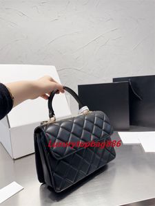 2023 modne torby na ramię CC projektant nowe ulepszone torby crossbody projektanci Fashion Lady kopertówka popularne retro skórzane luksusowe torebki wypukłe czcionki Glod Hardware