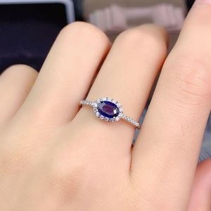 Cluster Rings Natural Sapphire Ring lyxiga utsökta damer smycken Classic Fashion Trend S925 Sterling Silver Engagement Wedding Autumn