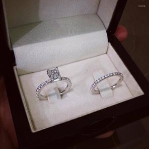 Fedi nuziali Trendy Luxury Silver Color Square Zircon Crystal Set Band per ragazze e donne da sposa Lady Love Couple Ring Jewelry