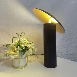 Tischlampen Postmoderne schwarze Lampe Matteisen drehbare Schreibtischleuchte Studie Wohnzimmer Dekor Bett kreative LED neben