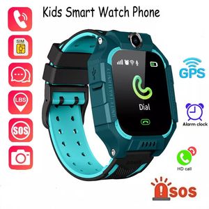 Barnklockor Smart Watch Student Kids GPS HD Call Voice Message Waterproof Highquality Smartwatch för barn Remote Control PO 230220