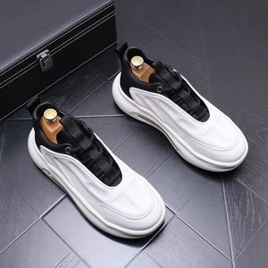 Białe małe, wszechpotowujące nowe oddychające buty Tide Brand Lisure Grube podeszwy męskie podeszwy, aby podnieść buty tatusia zapatillas hombre a6 850 67