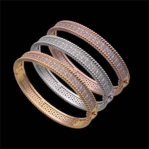 Pulseiras de mangueira para mulheres amigas Charms Bracelets de designer de diamantes Aço inoxidável nas mãos Presentes de aniversário Acessórios por atacado jóias luxuosas