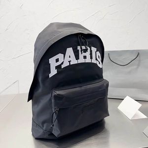 Designer bärbar ryggsäck Klassiska män ryggsäckar utomhus skolväska 45 cm hög kapacitet resväskor