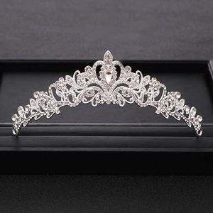 Tiaras Trendy Bridal Crown Tiara التاج الزفاف الإكسسوارات الفضية اللون الكريستال الأميرة التيجان الزفاف على رأس النساء مجوهرات Z0220