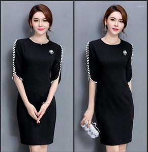 Party Dresses 2023 Spring And Summer Dress T-shirt Sleeve Nail Bead Slim Package Hip Size Send Brooch