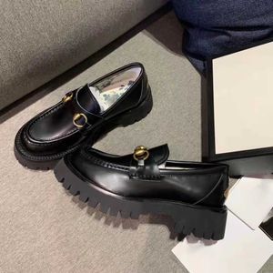 두꺼운 솔루션 로룩 신발 스프링 및 영국 스타일의 작은 가죽 스폰지 신발 정리의 사본