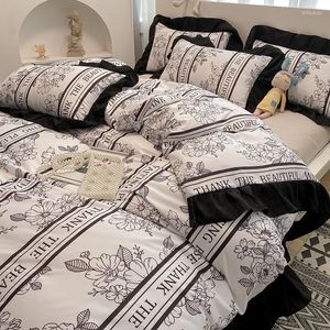 Sängkläder set bohemisk stil bomull med fyrdelar sängäcke fransk romantisk spets mjuk duvet omslagskuddar tröskeluppsättning