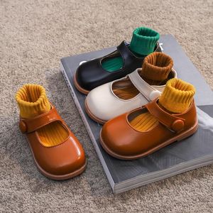 Scarpe basse 2023 Primavera e autunno Versione coreana per bambini a testa grande di INS Ragazze Ragazzi Rotonde in pelle semplice alla moda