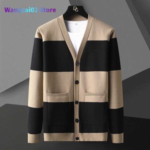 Męskie swetry męskie swetry plus size czarne luźne swetra swobodę Khaki Khaki Koreańskie modne kolorowe kolorowy Sweter kieszonkowy 022023H