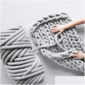 手編みのかぎ針編みのための厚さ1000gの厚さ1000gの分厚い糸を包む毛布