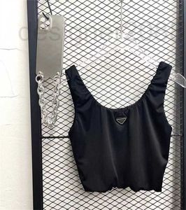 Kvinntankar Camis Designer Nylon Fold With Triangle Badge Small Vest Lady Fahion ￤rml￶s sk￶rdetopp i svart RV6Y