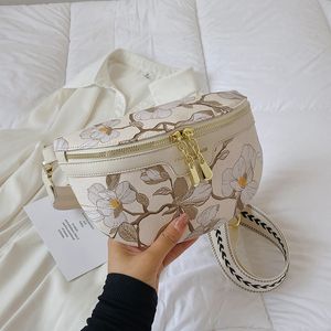 Midjepåsar Elegant Flower Printed Pu Leather for Women Chain Zipper Pack Kvinnlig Fanny Wide Strap Crossbody Bröstväska 230220