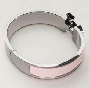 enkel armring polerad tunn bred stor 18k Guld Rose Silver diamantarmring Femme pojkar Bokstavsvart Titanstål Armband Vintage Love Armband med låda