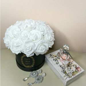 Kwiaty dekoracyjne 20pcs/partia 8cm sztuczna pianka pianka Róża fałszywa głowa na domowe bukiet kwiatowy Dekoracja Bukiet Walentynkowe prezent
