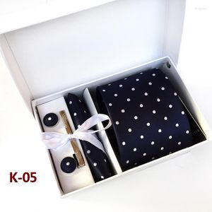 Bow Ties Erkek Kravat Hediye Kutusu Resmi Tie Hanky ​​Bar Sleeve Düğme Takım 8cm Twoundstooth Plaid Polka Dot Neckwear Düğün Gravata