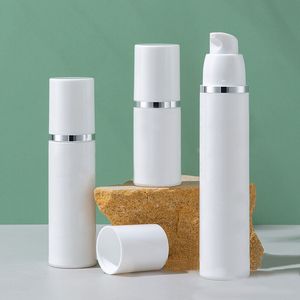 15 ml da 30 ml da 50 ml pp bottiglie di pompa sotto vuoto in plastica in plastica per la lozione sierica Essence Liquid White Glassone Contenitori cosmetici trasparenti