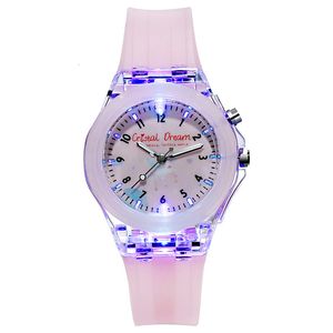 Kinderuhren 10pcsLot Mode Kinder Jungen Mädchen Studenten Leder Silikon Glow Up Blinkende Geburtstagsgeschenke Party Licht Armbanduhren 230220