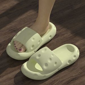 Terlik 2023 Yeni Eva Slaytlar Kalın Platform Banyo Ev Terlik Kadın Moda Yumuşak Sole Kapalı Ayakkabılar Kadın Sandaletsiz Slip Flip Flops Z0220