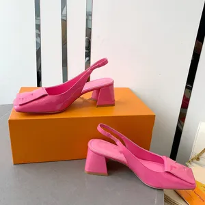 Projektanci Sandałowie Ubierz buty Dekoracja Rhinestone Calico Luksusowy mały kwadratowy zagłówek szpilki obcasy tylne