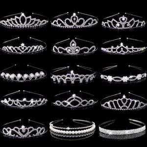 Tiaras Znakomita księżniczka Crystal Tiara Crown Headband Dziewczyny Miłość Bride PROM Wedding Party Akcesoria Biżuteria Prezenty Nowe Z0220