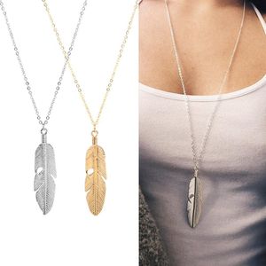 Vintage Feather Pendant Halsband Personliga tofshalsband Kvinnors dekorativa ornament