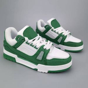 2023 Nowe designerskie trampki Treaker Wergil Buty do biegania cielę skórzana Abloh White Zielone Czerwone Niebieskie Litery Zakrywa platforma Low Sneaker