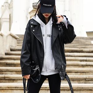 Kvinnors läder faux svart kappa kvinnor i mellanlängd streetwear mode pu motorcykel cyklist jacka koreansk lös S-3xl casual coatswomens