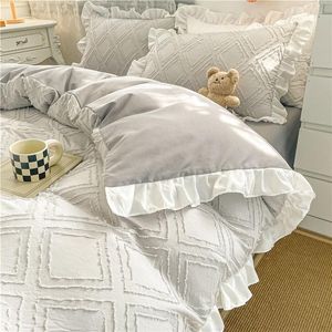 Set di biancheria da letto 150/180/200 cm grigio chiaro semplice Falbala spazzolato lenzuolo copripiumino federa quattro pezzi primavera autunno set M046-9