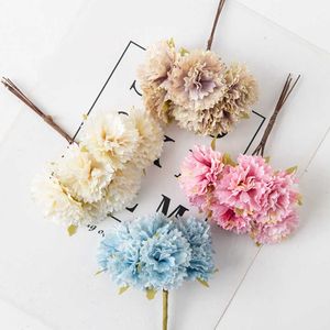 装飾的な花の花輪6pcs/bundleシルクカーネーションディーブライドブーケウェディングウェディングクリスマスリースホーム装飾屋外庭園スクラップブック人工花