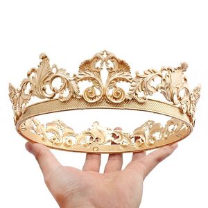 Ślubna biżuteria do włosów Barokowy Vintage Royal King Crowns Dla mężczyzn Okrągły Stop metali Złoty Diadem i korony Chłopiec Kostium imprezowy Prince Akcesoria do włosów Mężczyźni 230217