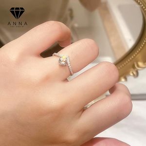 Fedi nuziali Argento sterling Alto tenore di carbonio Diamante Corona a forma di V Anello a 4 punte Proposta femminile Regalo Banchetto di lusso