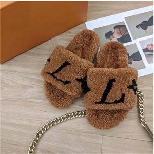 Sandalias Zapatillas Zapatos de diseñador Chanclas Moda Antideslizante Diapositivas femeninas H1115 Mujeres Furry Fluffy Faux Fur Marca de lujo Cálido Interior