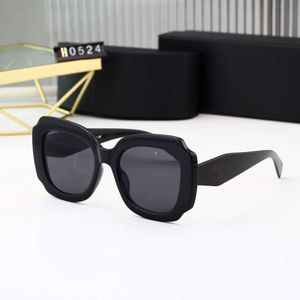 Frauen Männer Schutzbrillen hochwertiger Designer Sonnenbrillen Klassische Brille Outdoor Strand Sonnenbrille UV-Schutz Polarisierte Brille Geschenkbox