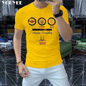 Herren T-Shirts T-Shirt Herren Pailletten Mode Marke Stickerei Muster Trend 2022 Sommer Neue gelbe männliche T-Shirts Hübscher reifer Mann Kleidung 4XL Z0221