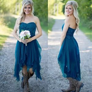 Country Western High Low Short Bridesmaid Dresses Chiffon Lace Casual Maid of Honor f￶r br￶llop under 100 Homecoming Party Prom -kl￤nningar en linje