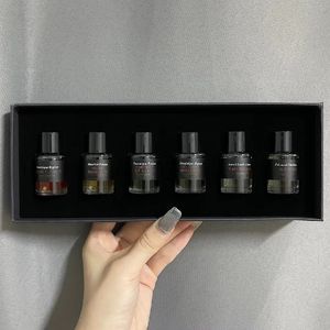 K￶ln f￶r man Collection Woman Parfym med 7 ml 6 stycken Set Paris Women Parfum Fragrance 4 i 1 presentf￶rpackning L￥ngvarig Good Out Lad Lady K￶ln Kit H￶g version Kvalitet