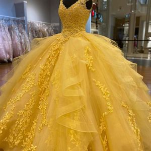 Abiti da festa Giallo Quinceanera Perline Appliques di paillettes Fiocco Tulle Abito da ballo da sposa Gonna principessa Abito da ballo Robes De 230221