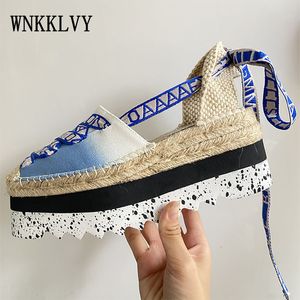 Sandaler Flat Platform Denim Tyg Kvinnor Tjock Sole Blandad färg Ankel Strappy Sandalias Ladies Spring Vacation Fisherman Shoes 230220