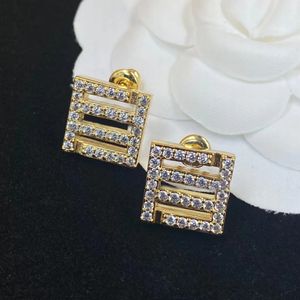 2023 Novos brincos de garanh￣o Designer de marca de luxo Classic Gorgeous Diamond Brincos Diamond Party Wedding Party Jewelry de excelente qualidade com caixa e carimbo