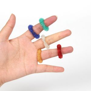 Kolczaste obrony lęku sensorycznego Zabawki do masażu palców ręcznie masażer akupresury Fidget Toy Stress Relief Pierścienie 1686