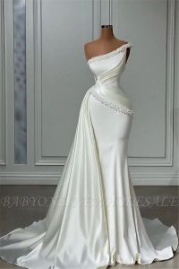 Abiti da sposa sexy monospalla Liste Perle Montate Tromba Abiti da sposa lunghi Abiti da sposa senza schienale Custom Made BC15208