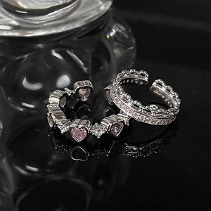 Kleine Zahl Design Liebe rosa Diamant-Zirkon-Ring für Frauen mit hoher Sinnlichkeit kalter Wind Licht Luxus zarte Zeigefingeröffnung