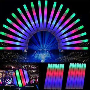 Andra evenemangsfestleveranser 1030st LED Glow Sticks Colorful Cheer Tube Luminous Atmosphere Props Foam Stick In The Dark for Concert Xmas 230221