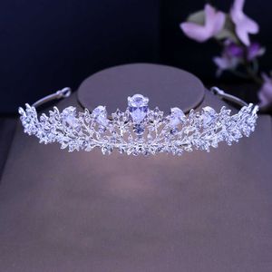 Tiaras New Arrival Stunning Vintage Prong Setting Leaf Cubic Zircon Wedding Tiara CZ Bridal Queen Princess Pageant Royal Party Crown Z0220