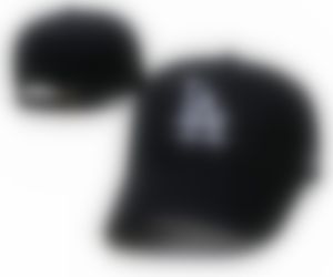 2023 Ball Caps Женская буква M Слепая футбольная шляпа Женщины с черным имитацией Diamond Snapback N17