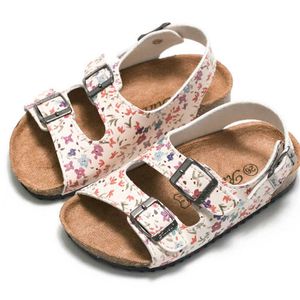 Sandaler Nya pojkar Girls Open Toe Sandaler Kids Double Buckle Cork Shoes Child Flip Flops Anti-Scid Sandalias Fashion Beach Shoes CSH1386 R230220