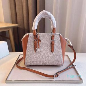 High Quality Women Bag Handbag Fashion Designer Letter Bag The Most Classic Elegant Large Capacity Zipper One Shoulder Messenger Purse