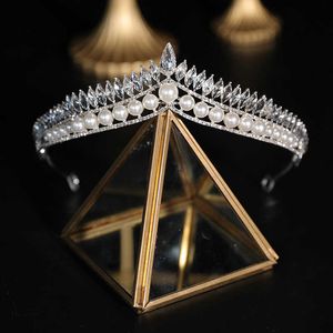 Tiaras Crown Bride European and American Rhinestone Pearl Super Fairy Evening Evening Dress Band Suknia Weddna Akcesoria do włosów Strzelanie C Z0220